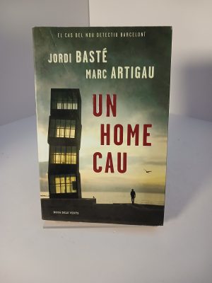 Portada de Un home cau