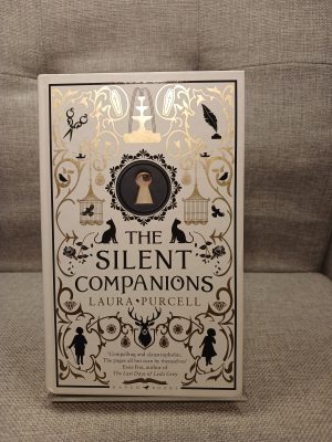 Portada de The Silent Companions