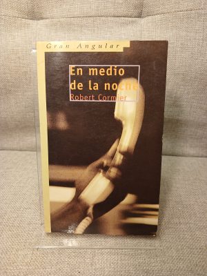 Portada de En medio de la noche