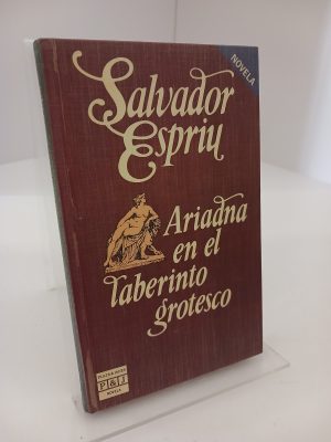 Portada de Adriadna en el laberinto grotesco