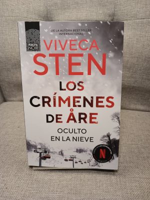 Portada de Los crímenes de Åre. Oculto en la nieve