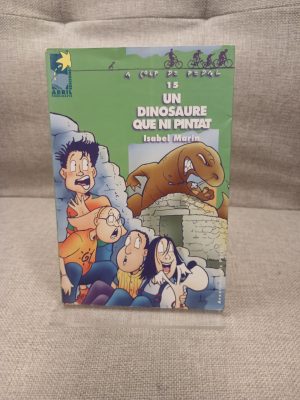 Portada de Un dinosaure que ni pintat