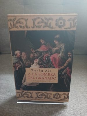 A la sombra del granado